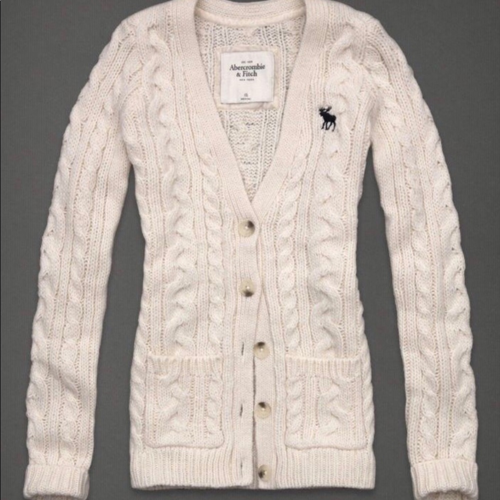 Cardigan with buttons